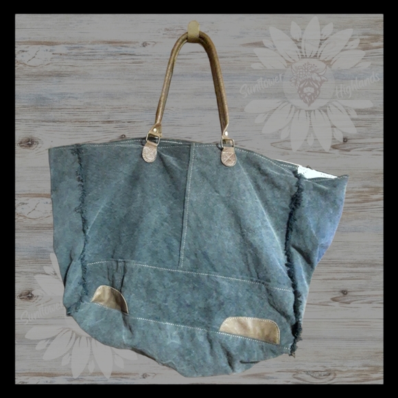 Weekender Myra Bag - Picture 5 of 5